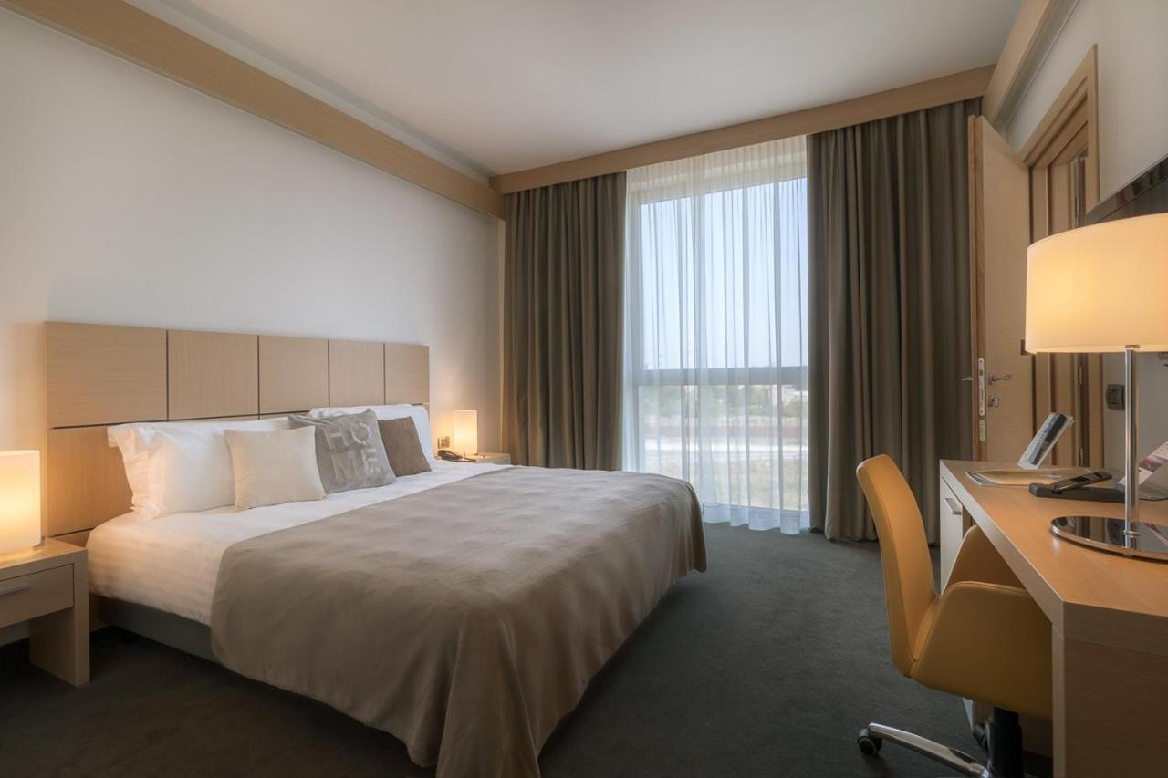 Domina Milano Fiera Hotel 4*