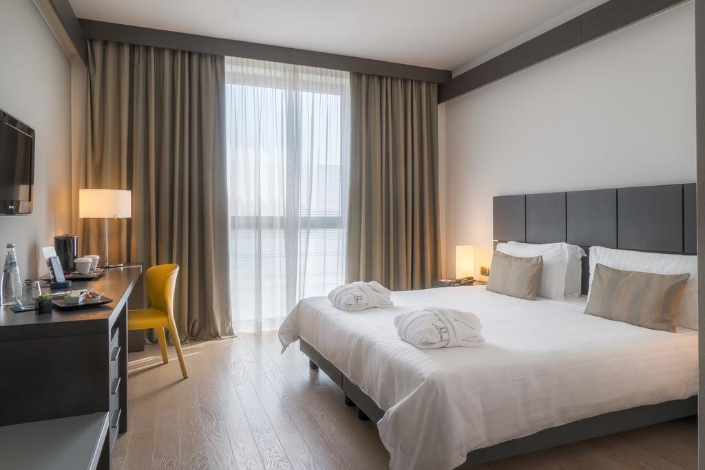 Domina Milano Fiera Hotel 4*