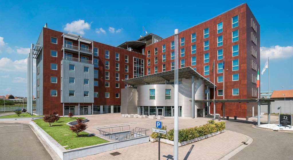 Domina Milano Fiera Hotel 4*