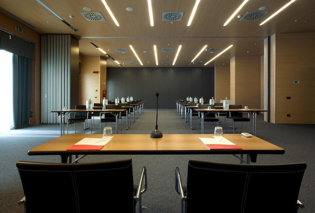 Domina Milano Fiera Hotel 4*